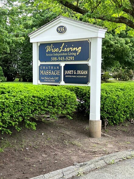 More Photos Of 935 Main St, Chatham Office Residential For Lease