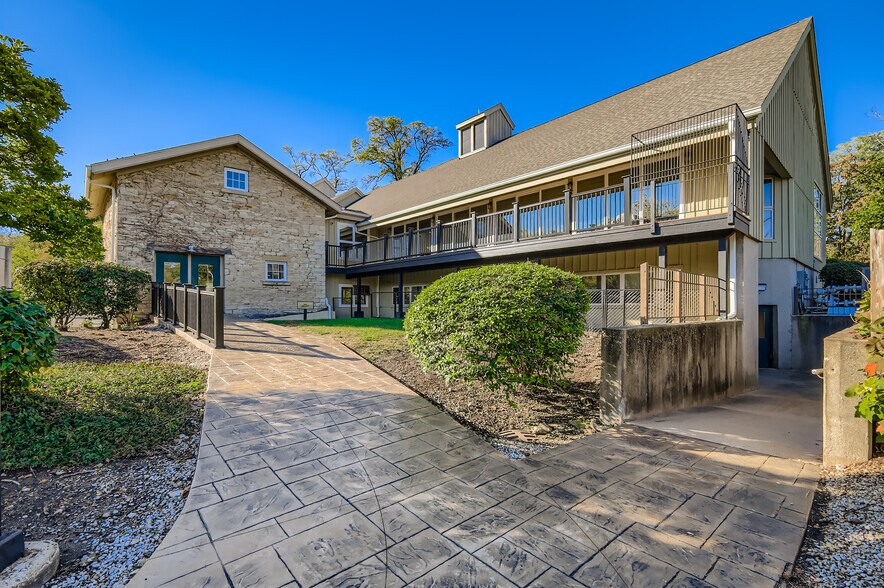 More Photos Of 40 Timberline Dr, Lemont Rehabilitation Center For Lease