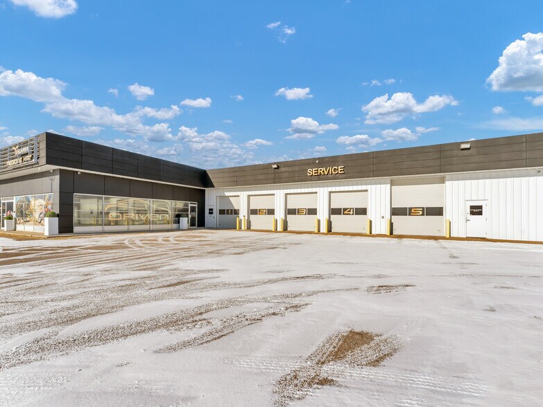 More Photos Of 1276 Trans Canada Way SE, Medicine Hat Showroom For Sale