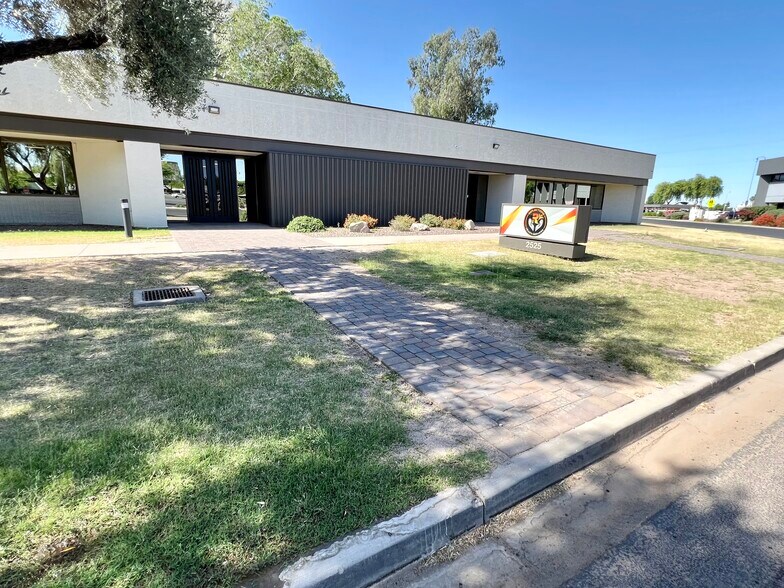 More Photos Of 2525 W Beryl Ave, Phoenix Office For Lease