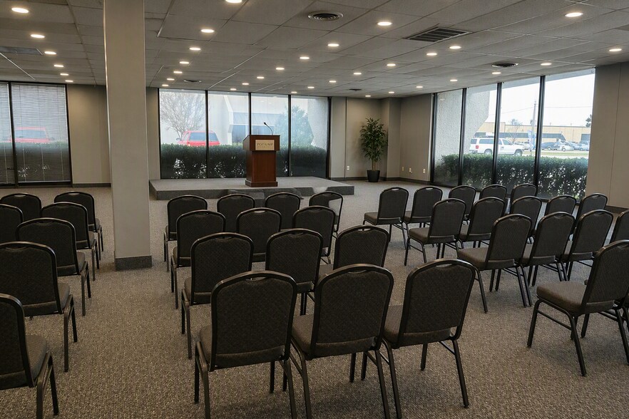 More Photos Of 2734 W Kingsley Rd, Garland Light Distribution For Lease