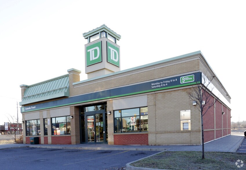 Primary Photo Of 2940-2960 Bank St, Ottawa Unknown For Lease