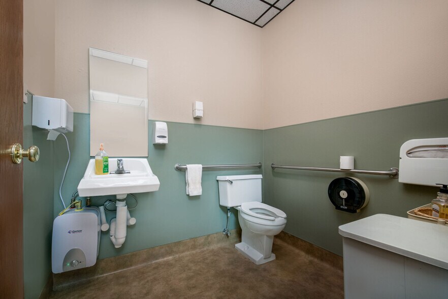 More Photos Of 1061 E Main St, Grass Valley Medical For Sale