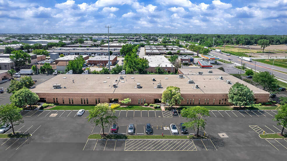 Primary Photo Of 1088-1130 W Thorndale Ave, Bensenville Unknown For Lease