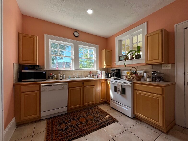 More Photos Of 1130 Harding Pl, Charlotte Loft Creative Space For Lease