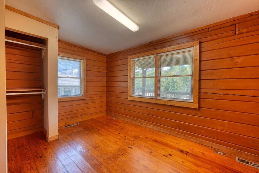 More Photos Of 23 & 60 Greenbriar Hwy, Blairsville Office For Sale