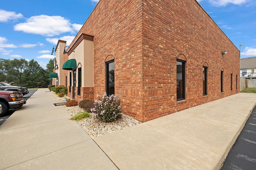 More Photos Of 1824 N Hwy CC, Nixa Medical For Lease