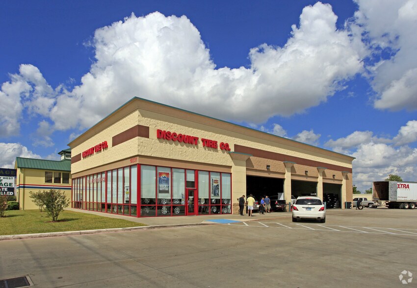 More Photos Of 10223 W Broadway St, Pearland Unknown For Lease