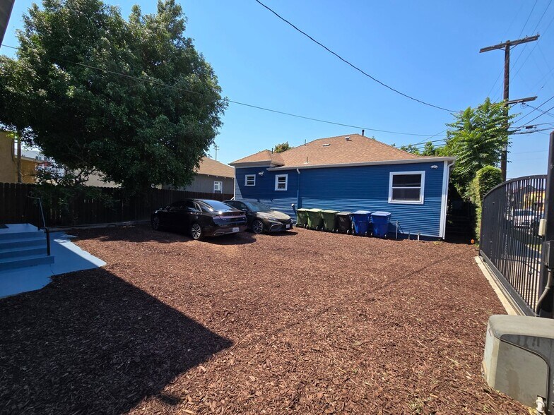 More Photos Of 1327 W 35th St, Los Angeles Apartments For Sale