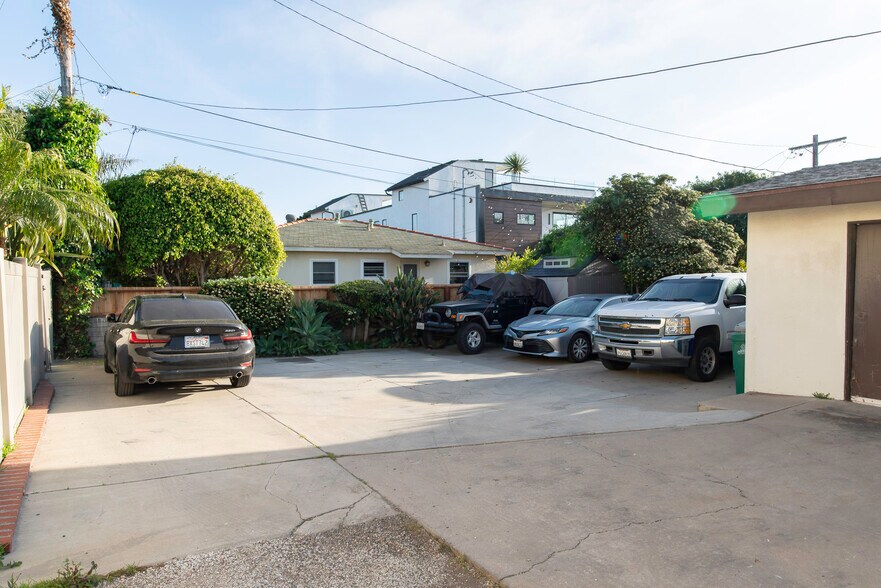 More Photos Of 4980-82 La Jolla Blvd, San Diego Multifamily For Sale