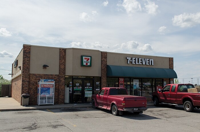Primary Photo Of 325 S Larkin Ave, Joliet Convenience Store For Lease