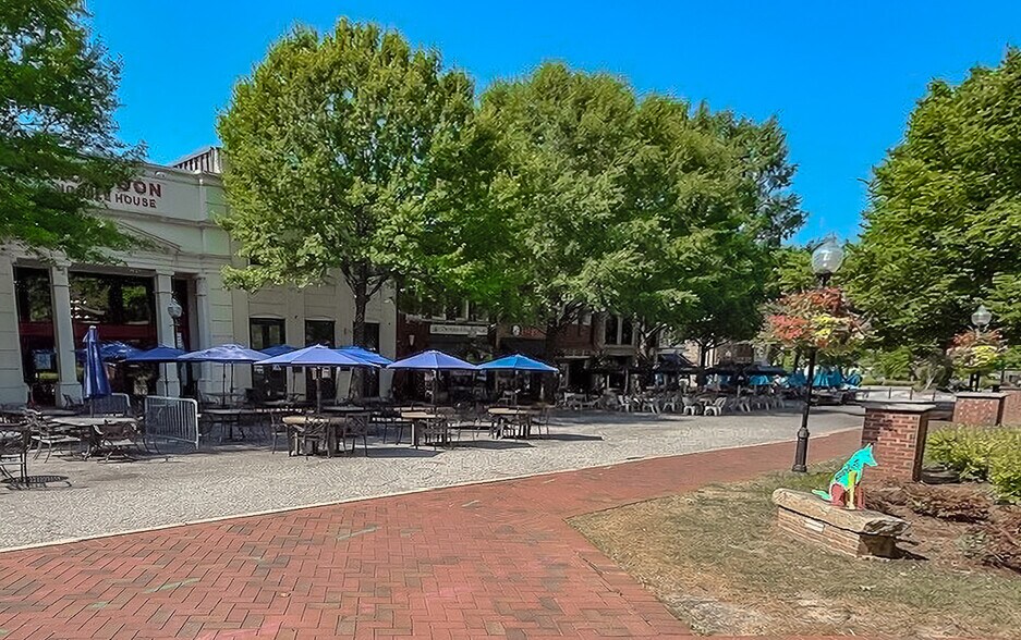 More Photos Of 135 W Main St, Spartanburg Storefront Retail Residential For Sale
