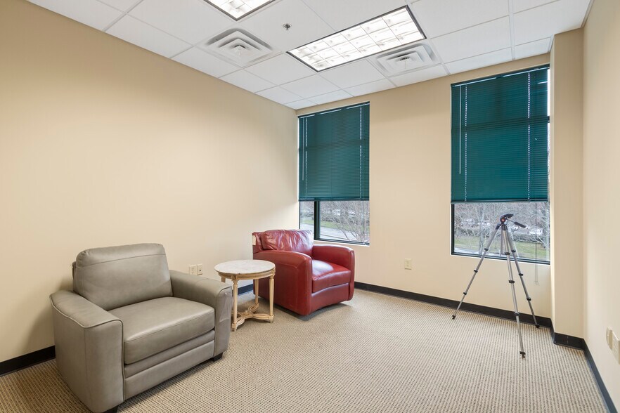 More Photos Of 1690 Roberts Blvd, Kennesaw Warehouse For Sale