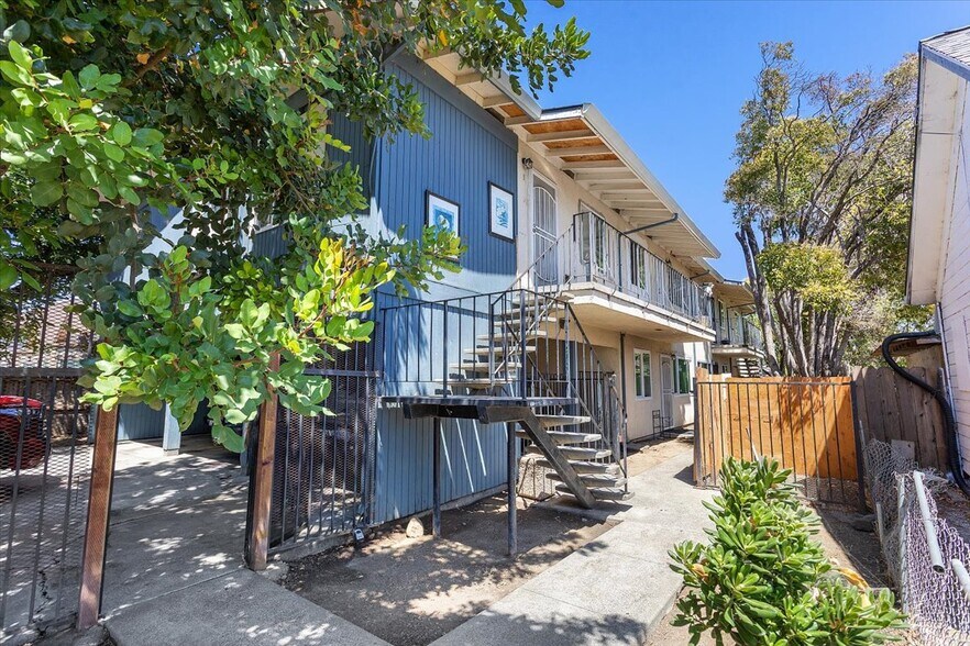 More Photos Of 812 Delaware St, Fairfield Apartments For Sale
