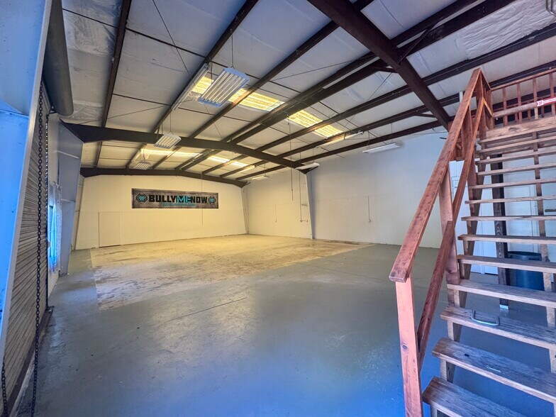 More Photos Of 1074 N Us-1, Ormond Beach Manufacturing For Lease