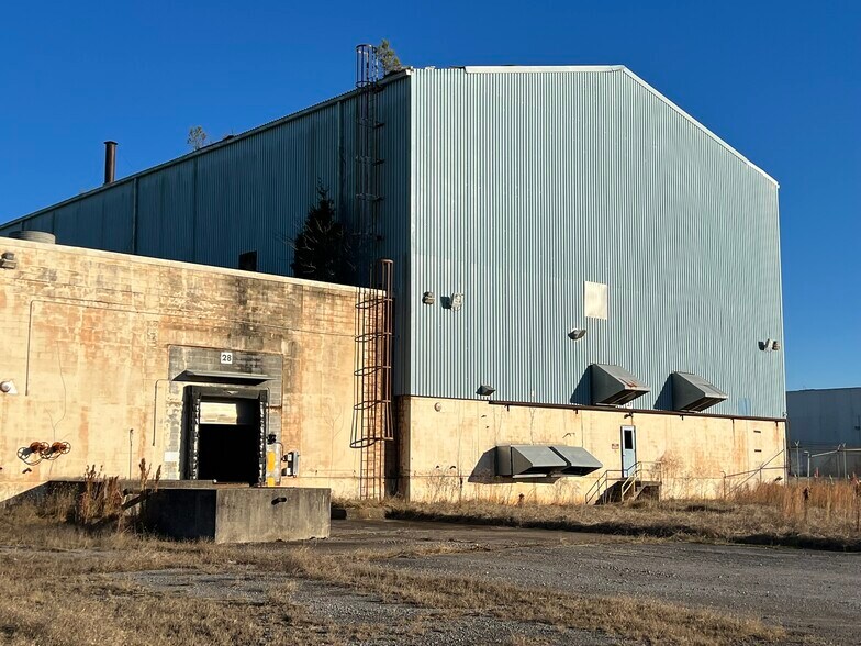 More Photos Of 1762 Goosepond Dr, Scottsboro Warehouse For Lease