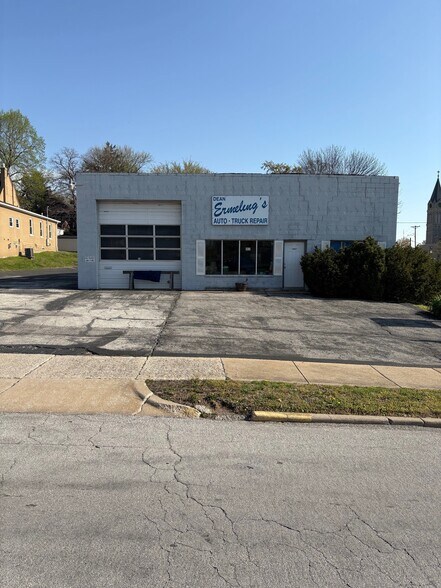 Primary Photo Of 512 Clark St, Saint Charles General Retail For Sale