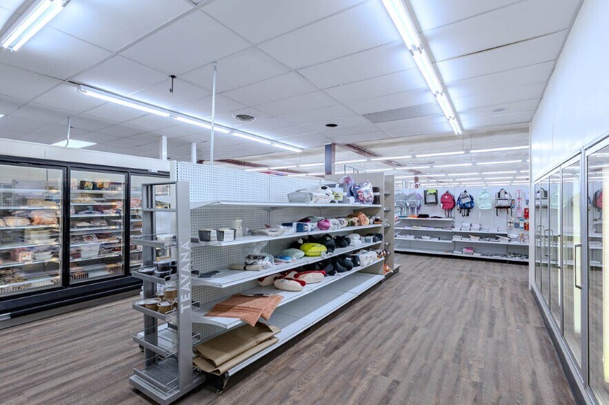 More Photos Of 234 Cedar St, Tigerton Supermarket For Sale