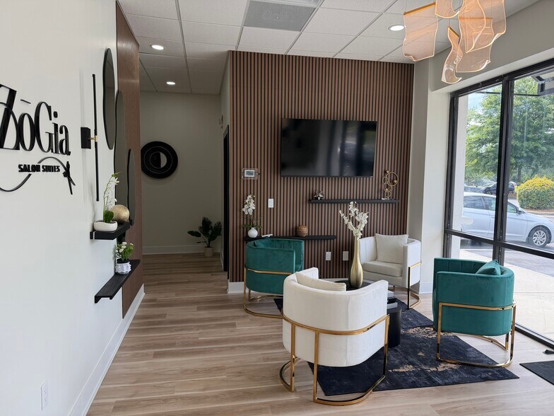 More Photos Of 5770 Peachtree Industrial Blvd, Norcross Storefront For Lease