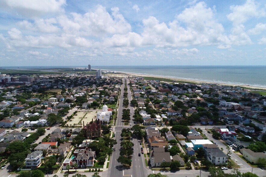 More Photos Of 1601 Broadway St, Galveston Assisted Living For Sale