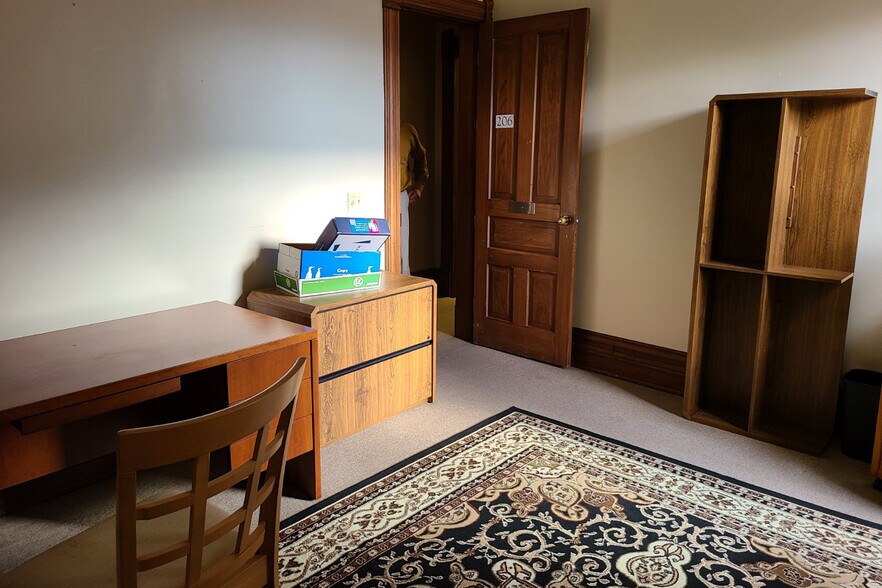 More Photos Of 318 Houston Ave, Muskegon Office For Lease