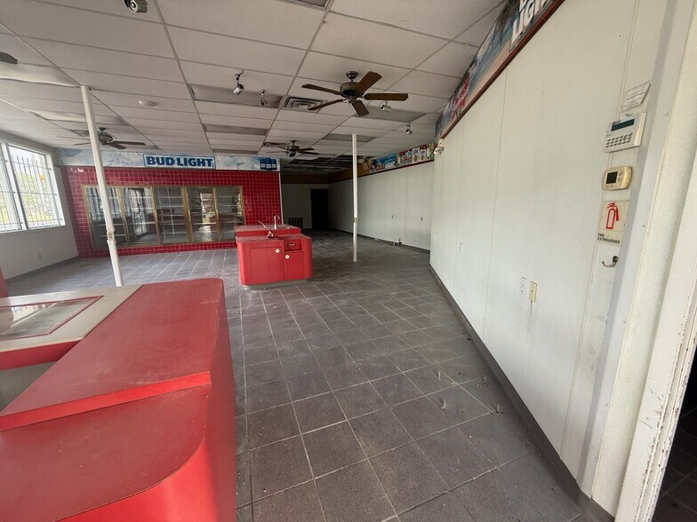 More Photos Of 13411 Interstate 20 W, Lindale Convenience Store For Lease