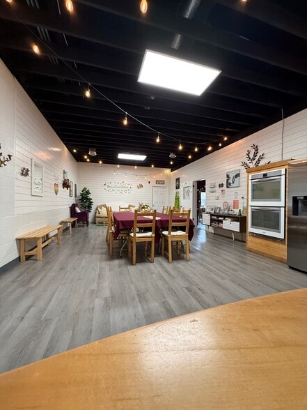 More Photos Of 327 State St E, Murfreesboro Flex For Sale