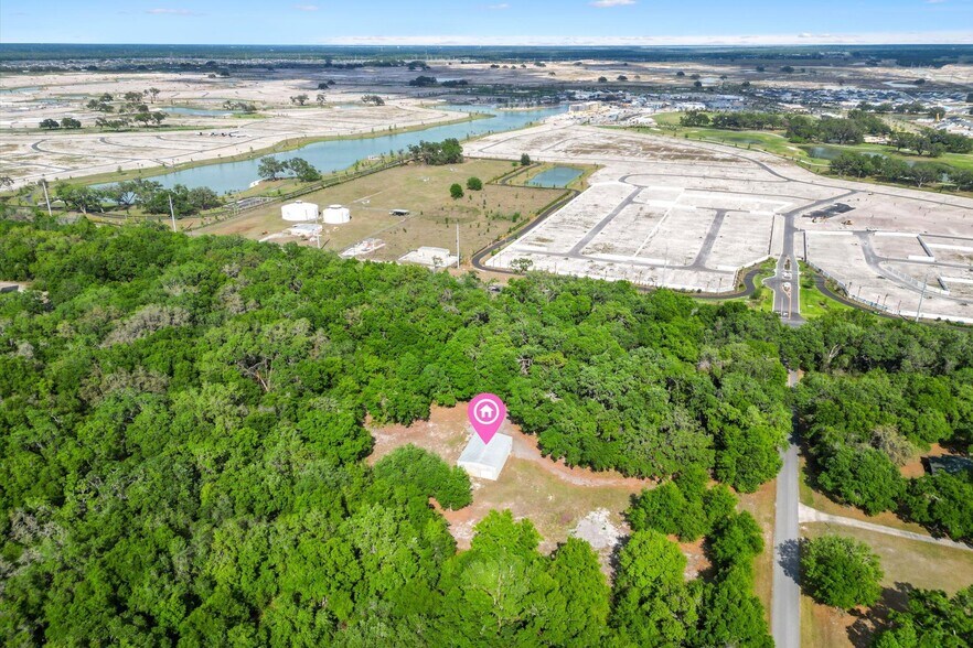More Photos Of 7112 Marsh Bend Trl, Wildwood Warehouse For Lease