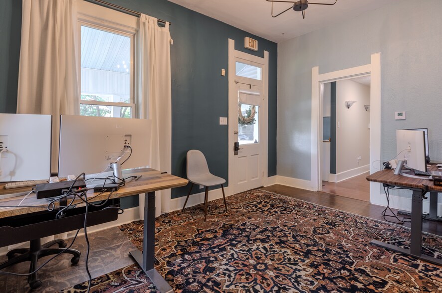More Photos Of 6516 Ferguson St, Indianapolis Office For Sale
