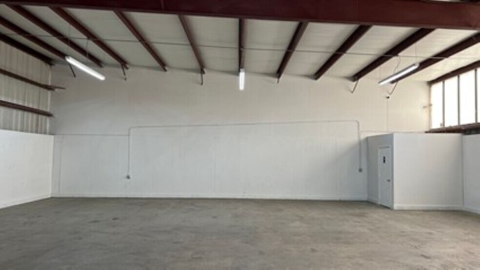 More Photos Of 510 SW 2nd St, Vero Beach Warehouse For Lease