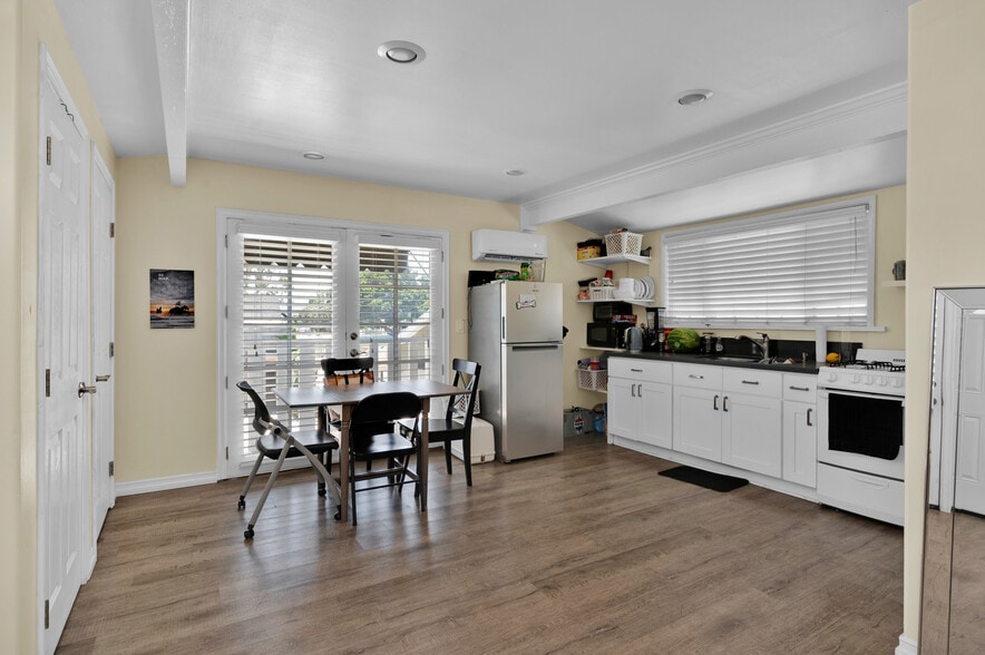 More Photos Of 801 W Whittier Blvd, La Habra Storefront Retail Residential For Sale