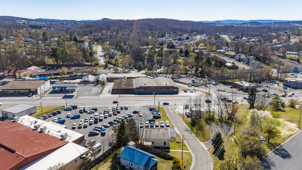 More Photos Of 829 Greenville Ave, Staunton Office For Sale