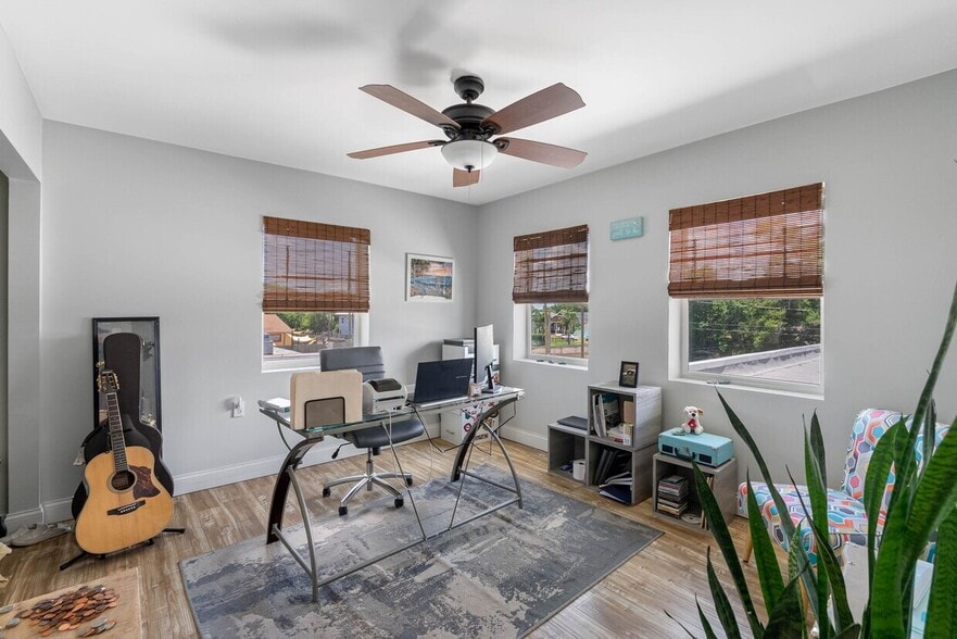 More Photos Of 2447 5th Ave S, Saint Petersburg Service For Lease