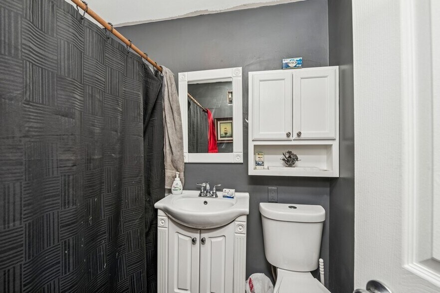 More Photos Of 1128 Wisconsin St, Lake Geneva Multifamily For Sale