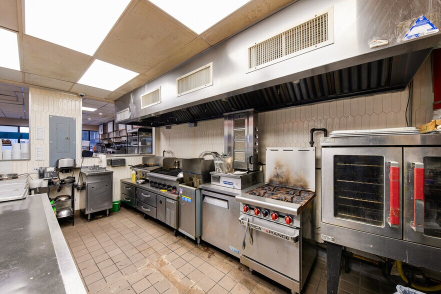 More Photos Of 348 E 49th St, New York Apartments For Lease