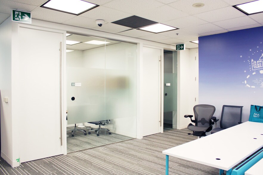 More Photos Of 145 King St W, Toronto Office For Lease