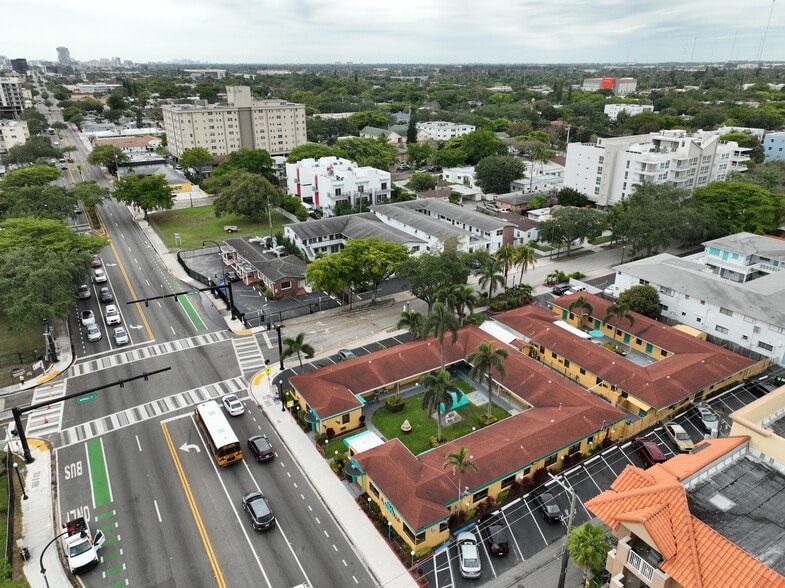 More Photos Of 418 S Federal Hwy, Hollywood Hotel For Sale