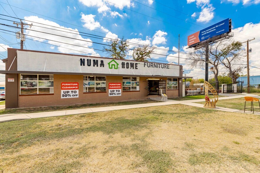 More Photos Of 1950 N Panam Expy, San Antonio Freestanding For Sale