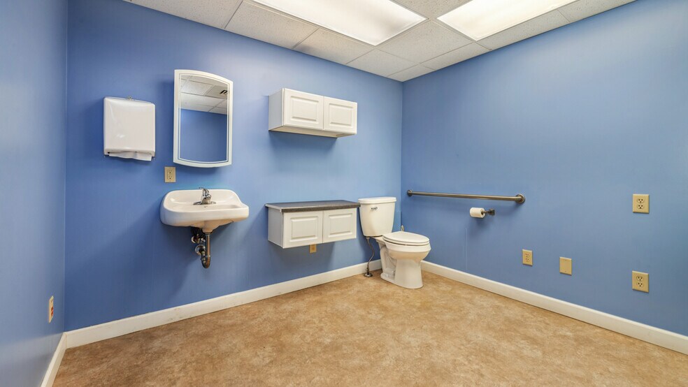 More Photos Of 1211 Ludington St, Escanaba Loft Creative Space For Lease