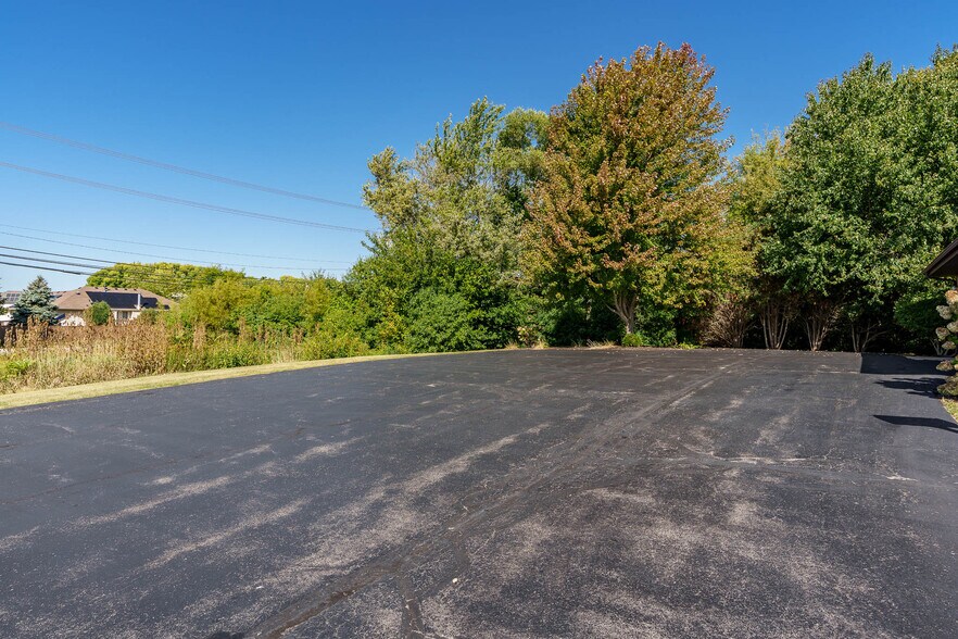 More Photos Of 7550 Rote Rd, Rockford Medical For Sale