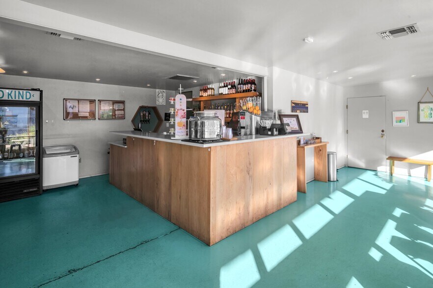 More Photos Of 1127 S St Marys St, San Antonio Restaurant For Sale