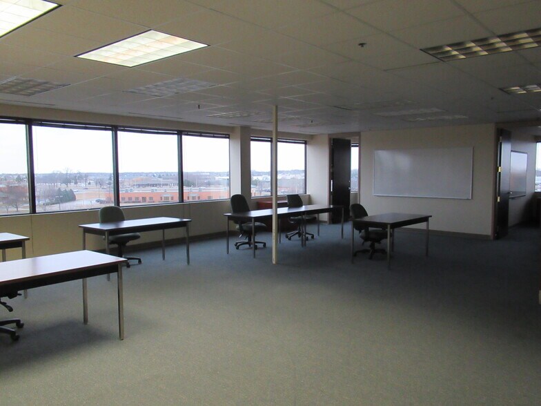 More Photos Of 3201 W White Oaks Dr, Springfield Office For Sale
