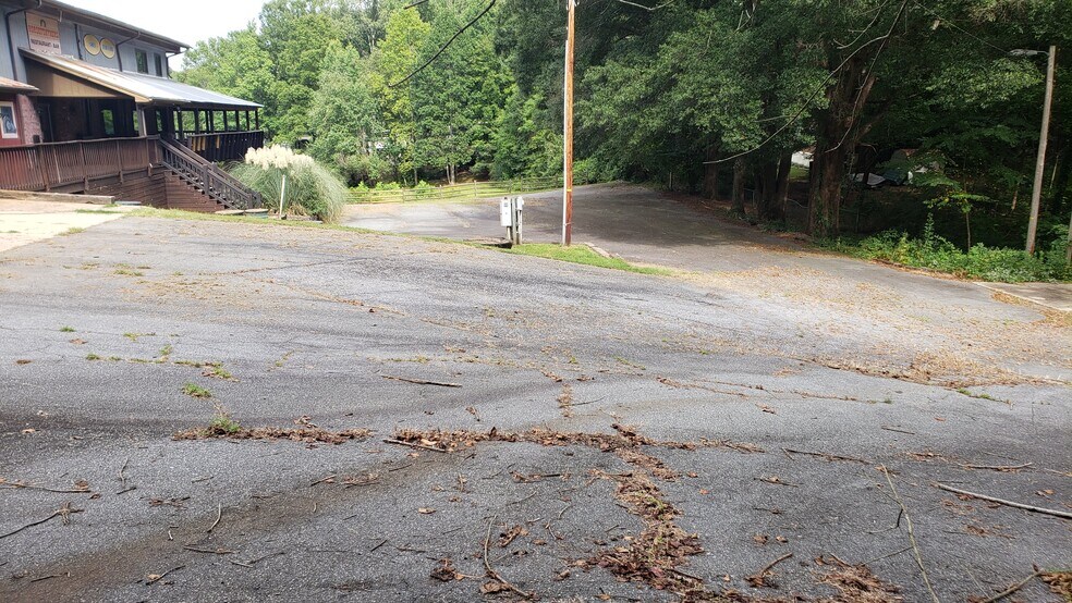 More Photos Of 3746 Mount Pleasant Rd, Sherrills Ford Restaurant For Lease