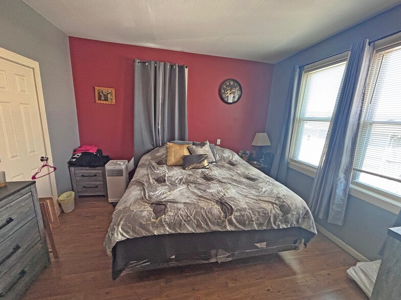 More Photos Of 247 Madison Ave, Bridgeport Apartments For Sale