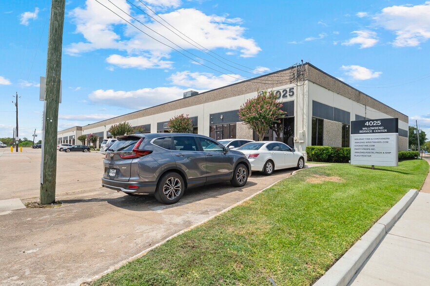More Photos Of 4025 Willowbend Blvd, Houston Unknown For Lease