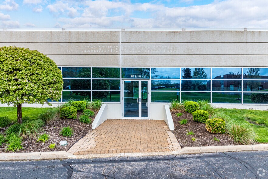 More Photos Of 1551-1555 Bond St, Naperville Medical For Sale