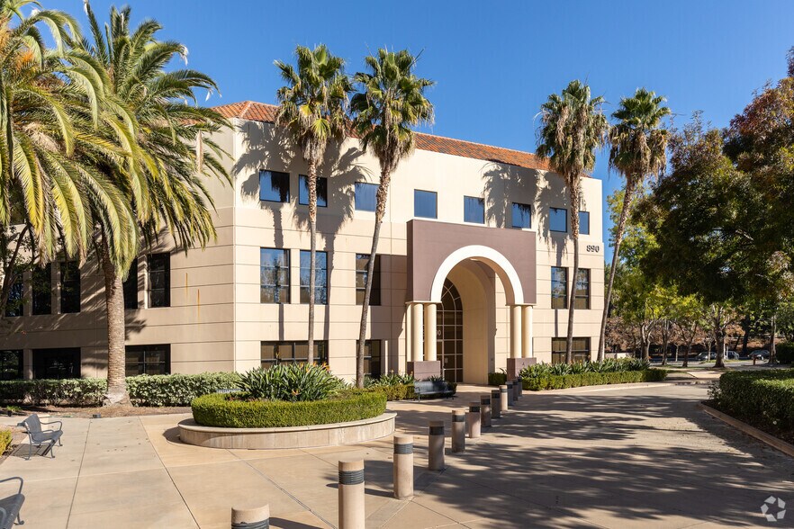 More Photos Of 890 Hillview Ct, Milpitas Office For Lease