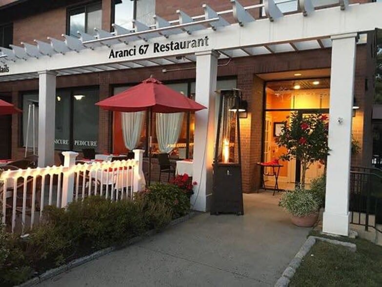 More Photos Of 142 Old Ridgefield Rd, Wilton Storefront For Lease