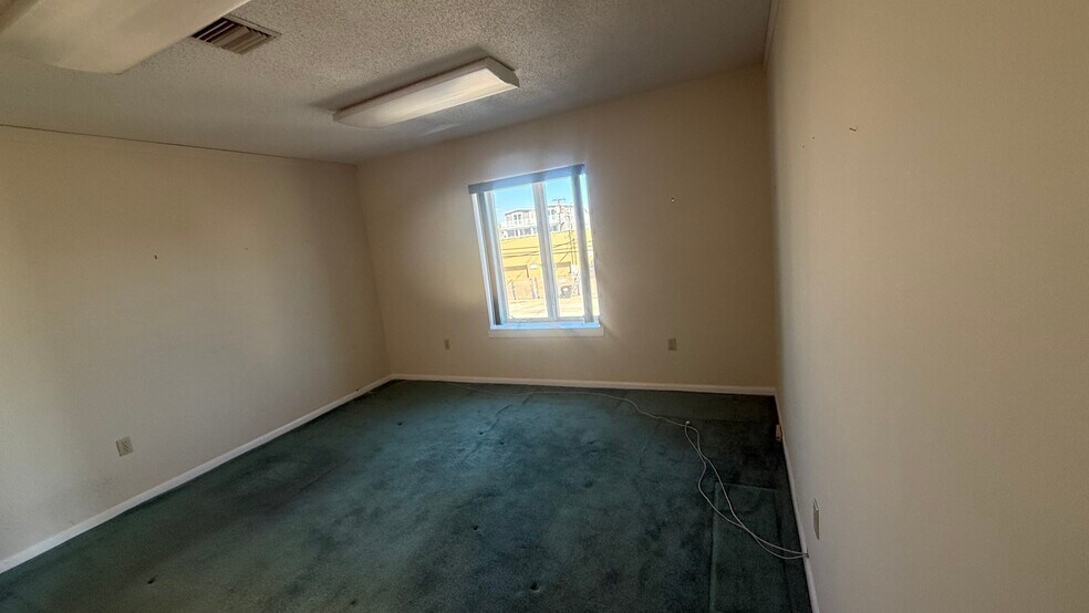 More Photos Of 2900 Dune Dr, Avalon Office For Lease