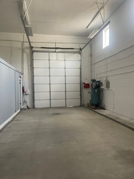 More Photos Of 103 Donald Dr, Nashville Service For Lease